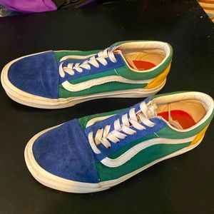 Vans Yacht Club Old Skool // Size: W7.5 or M6.0